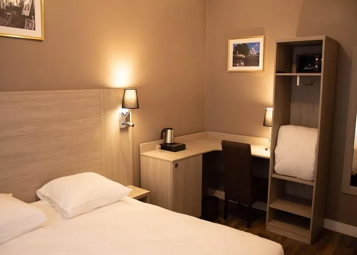 & Dreams Hotel