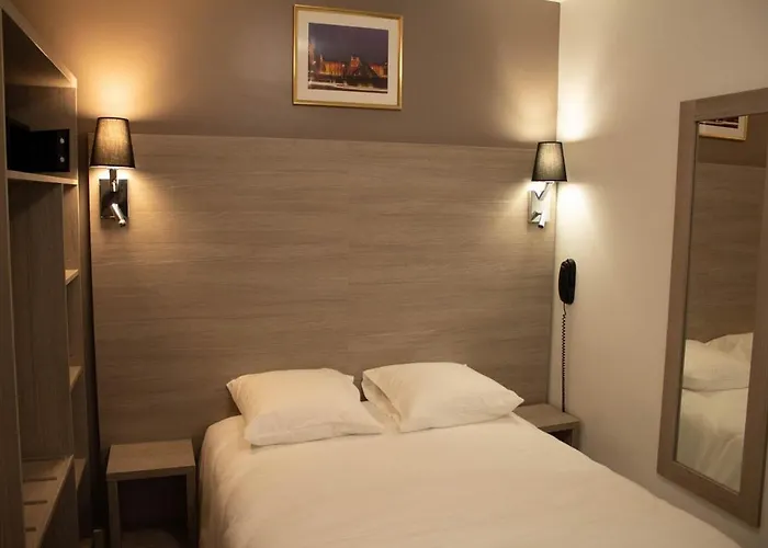 Hotel & Dreams