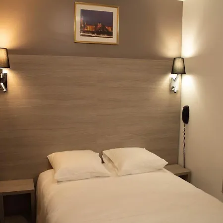 Hotel & Dreams