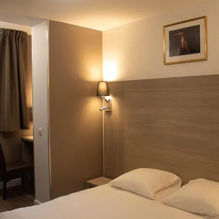 & Dreams Hotel