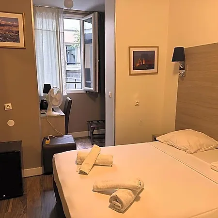& Dreams Hotel